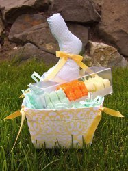 DIY Paper Easter Basket | AllFreeHolidayCrafts.com