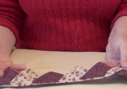 How to Sew Prairie Points Using Two Fabrics
