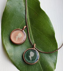 DIY Resin Cameo Necklace DIY Resin Cameo Necklace