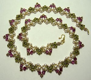 Glowing Garden Pearl Necklace Glowing Garden Pearl Necklace