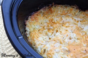 Slow Cooker Cheesy Hash Brown Casserole | RecipeLion.com