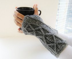 Lightning Fast Fingerless Mitts Lightning Fast Fingerless Mitts