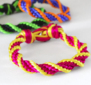 40+ Braided Jewelry Patterns: How to Kumihimo, Fishtail Braid, Box Braid and More 40+ Braided Jewelry Patterns: How to Kumihimo, Fishtail Braid, Box Braid and More