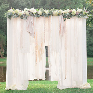 Breathtaking Bohemian Outdoor Wedding Altar Breathtaking Bohemian Outdoor Wedding Altar