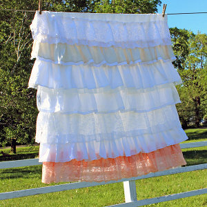 Romantic Ruffled DIY Tablecloth Romantic Ruffled DIY Tablecloth