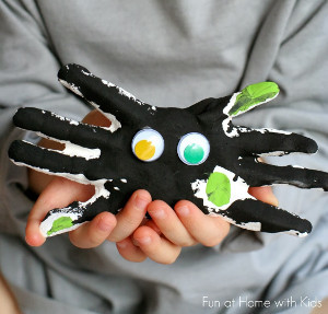 Spooky Spider Handprint Craft | AllFreeKidsCrafts.com