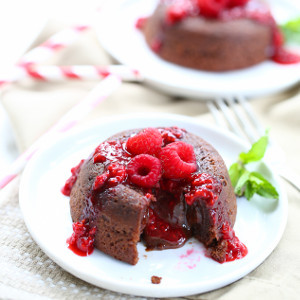 Easy Raspberry Molten Cakes Easy Raspberry Molten Cakes