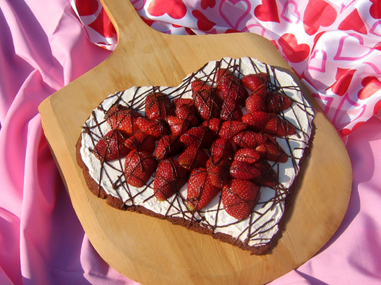 Pepperoni comida comfort howsweeteats pizzas duh Valentine's Day Pizza | MrFood.com