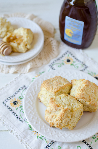 how buttermilk Biscuits  Paulas to deen Buttermilk biscuits make paula Buttery