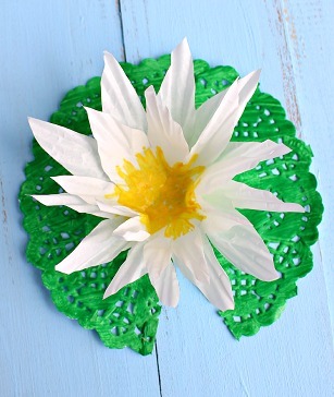 Charming Lily Pad Paper Craft | AllFreeKidsCrafts.com