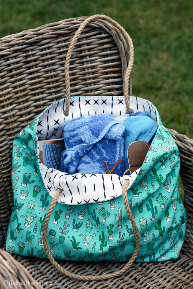 Canvas-Beach-DIY-Tote-Pattern_ExtraLarge700_ID-982484.jpg?v=982484