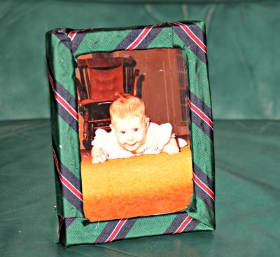 http://d2droglu4qf8st.cloudfront.net/2015/06/222758/DIY-Necktie-Picture-Frame-for-Fathers-Day_Large400_ID-1022660.jpg?v=1022660