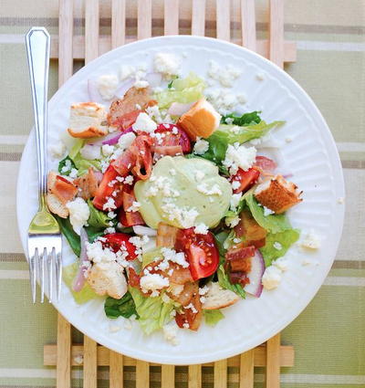 BLT Salad With Avocado Dressing | RecipeLion.com