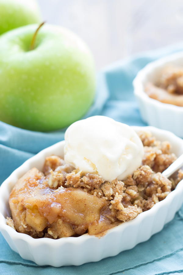 11 Easy Apple Crisp Recipes  RecipeLion.com