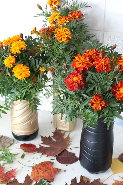 http://d2droglu4qf8st.cloudfront.net/2015/12/247535/Secretly-Cheap-DIY-Flower-Vase_Large400_ID-1319815.jpg?v=1319815
