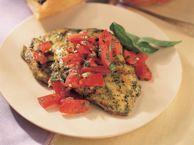 Grilled Chicken Pesto Topped with Marinated Tomatoes Grilled Chicken Pesto Topped with Marinated Tomatoes