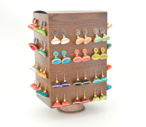 http://d2droglu4qf8st.cloudfront.net/2016/04/275951/Jewelry-Organizer-Recycled-Craft_1_Large500_ID-1598723.jpg?v=1598723