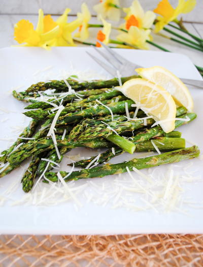 Roasted Asparagus with Garlic, Lemon and Parmesan Cheese Roasted Asparagus with Garlic, Lemon and Parmesan Cheese