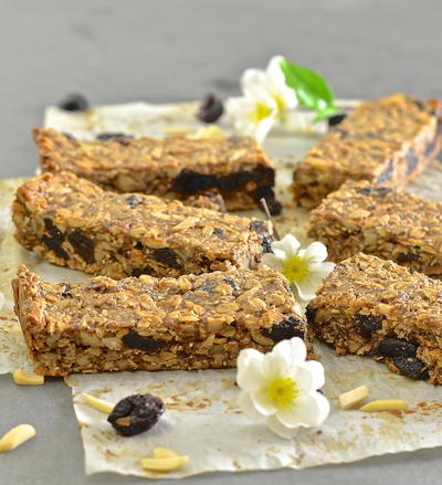 Cherry Almond Granola Bars Cherry Almond Granola Bars