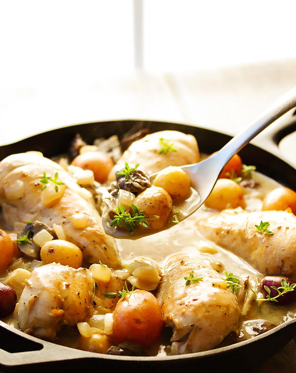 Braised Chicken Breast in a Creamy Wine Sauce Braised Chicken Breast in a Creamy Wine Sauce