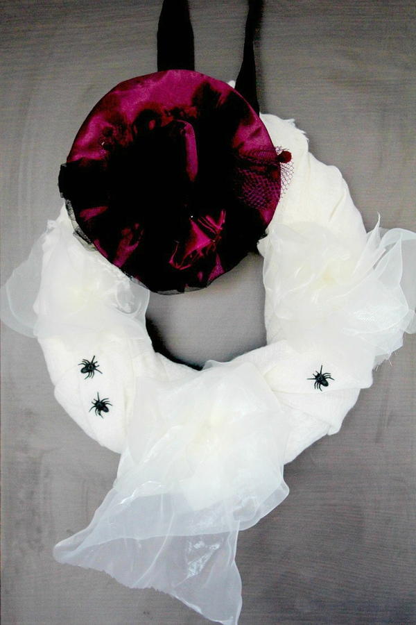 Halloween Scarf DIY Wreath Halloween Scarf DIY Wreath