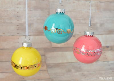 DIY Christmas Ornaments Using Temporary Tattoos DIY Christmas Ornaments Using Temporary Tattoos