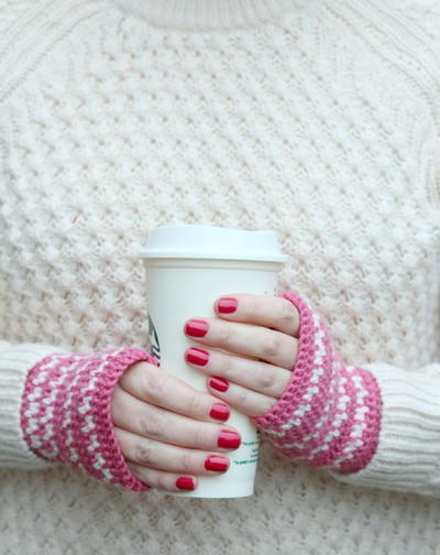 Super Sweet Crocheted Hand Warmers Super Sweet Crocheted Hand Warmers