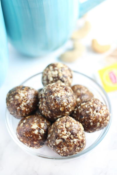 No Bake Cinnamon Raisin Cashew Bites No Bake Cinnamon Raisin Cashew Bites