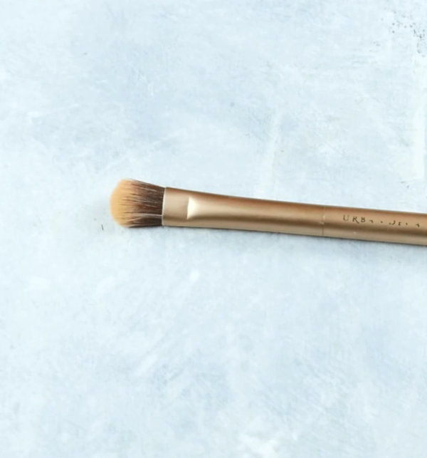 Makeup Brushes 101 - Types of Brushes for Your Makeup - Flat Top Shader Brush Makeup Brushes 101 - Types of Brushes for Your Makeup - Flat Top Shader Brush