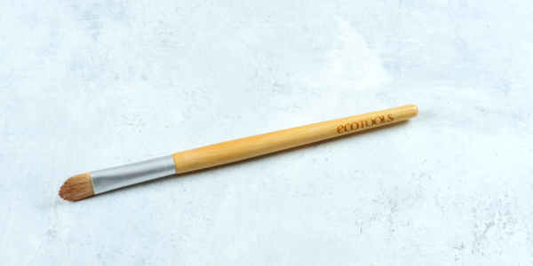 Makeup Brushes 101 - Types of Brushes for Your Makeup - Concealer Brush Makeup Brushes 101 - Types of Brushes for Your Makeup - Concealer Brush