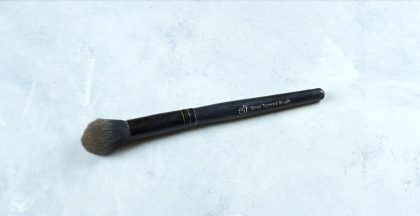 Makeup Brushes 101 - Types of Brushes for Your Makeup - Under Eye Setting Brush Makeup Brushes 101 - Types of Brushes for Your Makeup - Under Eye Setting Brush