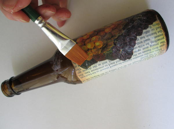 Reduce creases very gently smoothing with the brush or your fingers. Reduce creases very gently smoothing with the brush or your fingers.