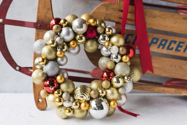 Dollar Store Ornament Wreath Dollar Store Ornament Wreath