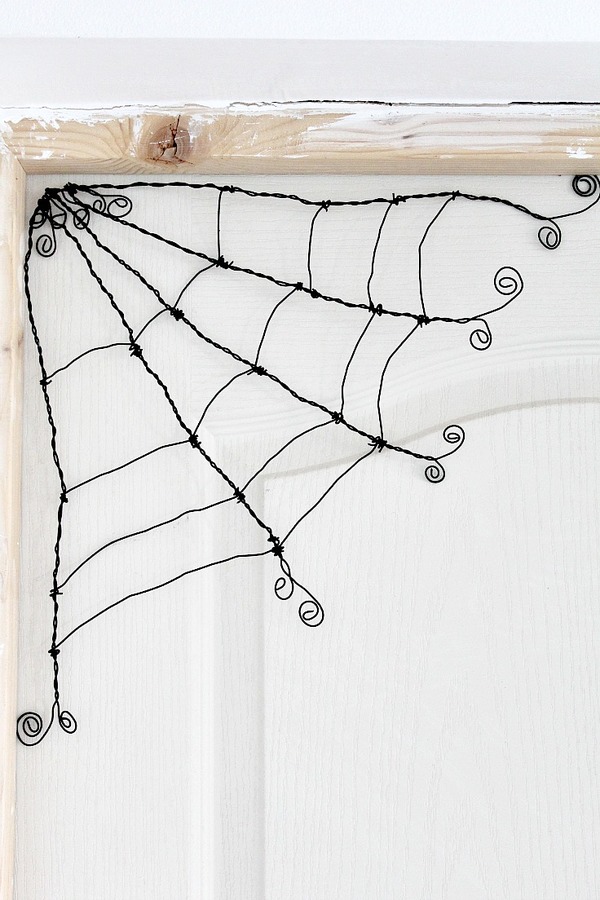 Wire Spider Web DIY Halloween Decor Wire Spider Web DIY Halloween Decor