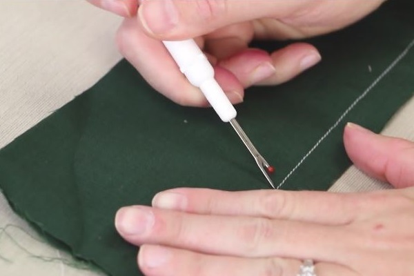 How to Use a Seam Ripper How to Use a Seam Ripper