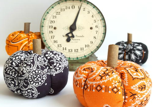 DIY Bandanna Pumpkin Tutorial DIY Bandanna Pumpkin Tutorial