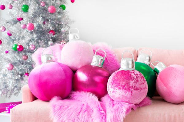 DIY Ornament Pillows DIY Ornament Pillows