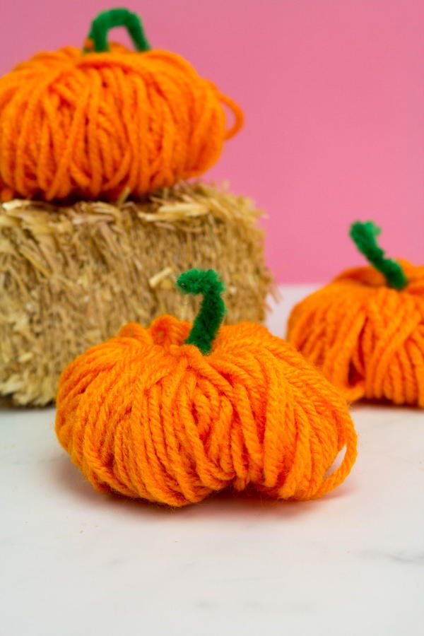 Precious DIY Yarn Pumpkins Precious DIY Yarn Pumpkins