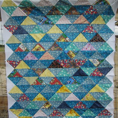 Simple Stashbusting Half-Square Triangle Quilt Simple Stashbusting Half-Square Triangle Quilt
