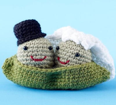 Two Peas in a Pod Amigurumi Crochet Pattern Two Peas in a Pod Amigurumi Crochet Pattern