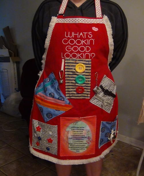 DIY Fidget Apron for Alzheimers and Dementia Patients DIY Fidget Apron for Alzheimers and Dementia Patients