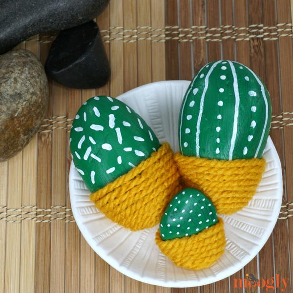 Cactus Painted Rocks with Yarn Pots Cactus Painted Rocks with Yarn Pots