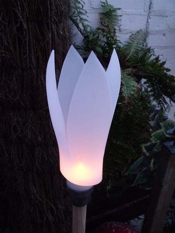 Stunning DIY Garden Light Stunning DIY Garden Light