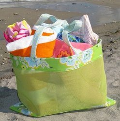 Mesh Beach Bag Tutorial | AllFreeHolidayCrafts.com