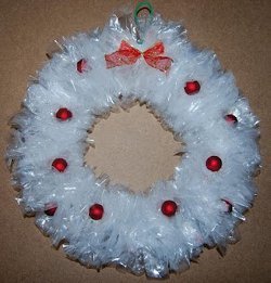 20 Christmas  Wreaths Made from Recycled  Materials  