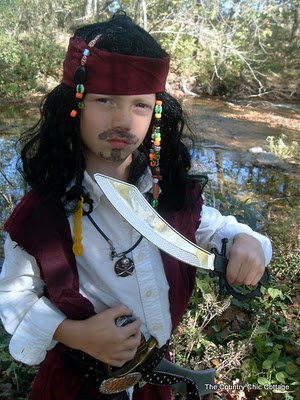 Jack Sparrow Pirate Costume | AllFreeHolidayCrafts.com