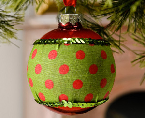 Polka Dot Christmas Ball Ornament | AllFreeChristmasCrafts.com