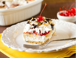 No-Bake Banana Split Cake | TheBestDessertRecipes.com