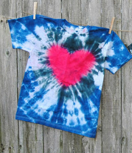 how to make a heart tie dye t shirt