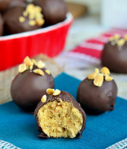 Nana's No-Bake Peanut Butter Crunch Balls | RecipeLion.com